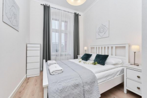 City Center Railway Station Apartment Piłsudskiego by Noclegi Renters